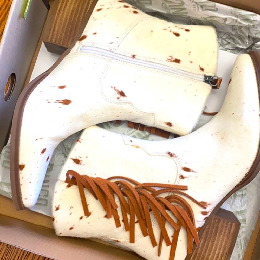 Dingo Cowhide Cowboy boots